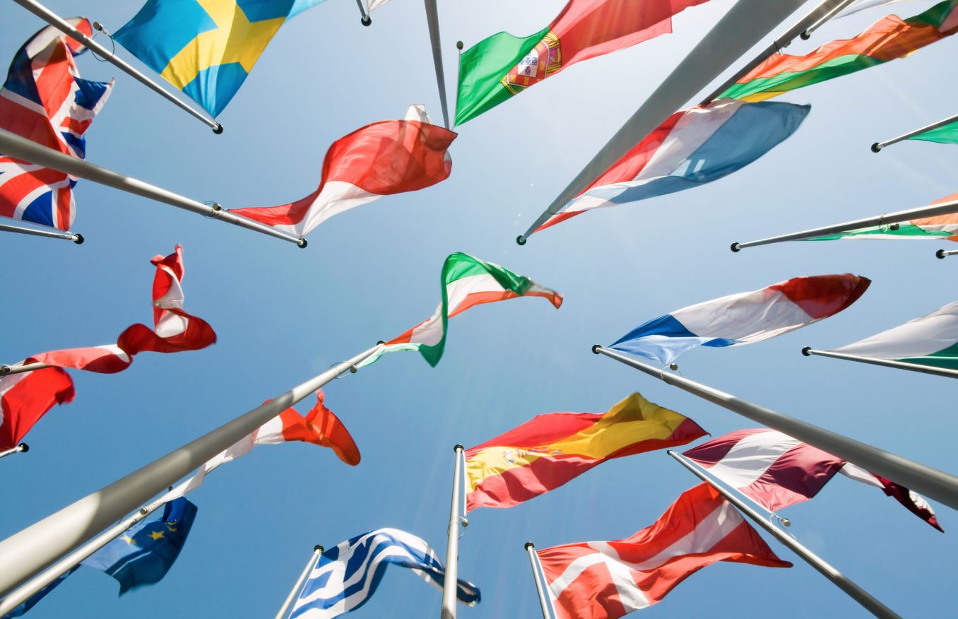 Mutual Growth in a Divided World